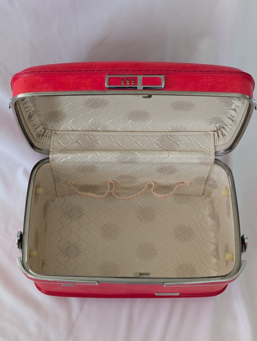 VTG American Tourister Poppy Red Train Case Hard Shell Makeup Luggage Combo Lock - Picture 9 of 16